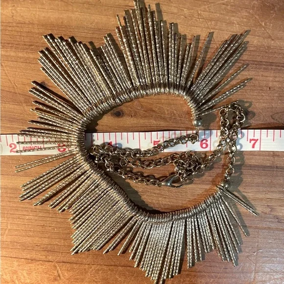 Gold tone spike necklace​​ - Picture 4 of 4